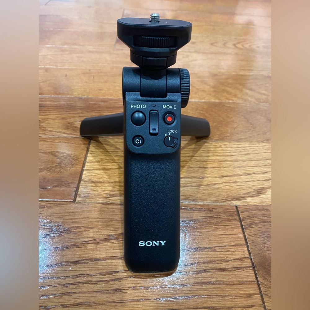 Small Sony tripod ! Black! Brand new!